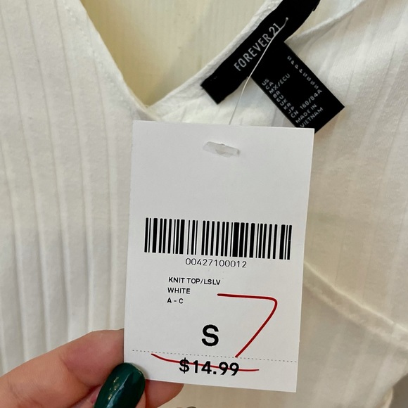 Forever 21 Knit White Top Size S NWT - Picture 4 of 4